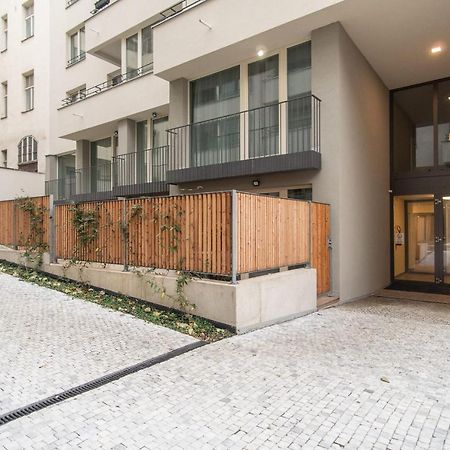 Apartment With Balcony Praag Buitenkant foto