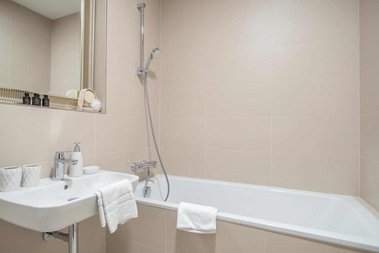 Apartment With Balcony Praag Buitenkant foto