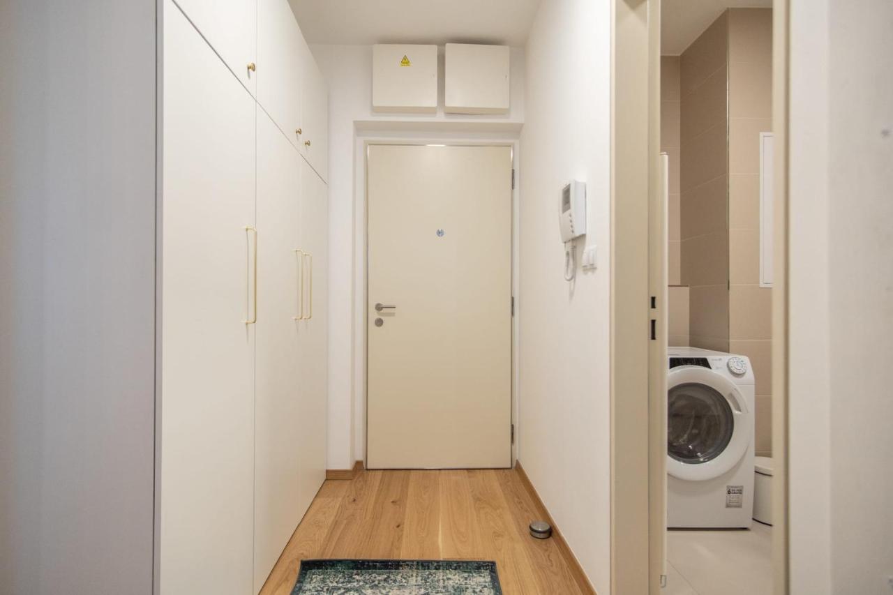 Apartment With Balcony Praag Buitenkant foto