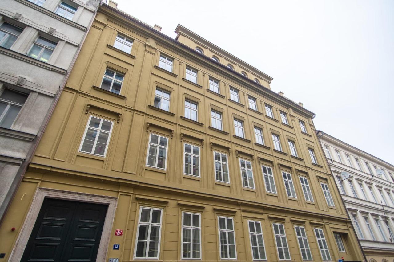 Apartment With Balcony Praag Buitenkant foto