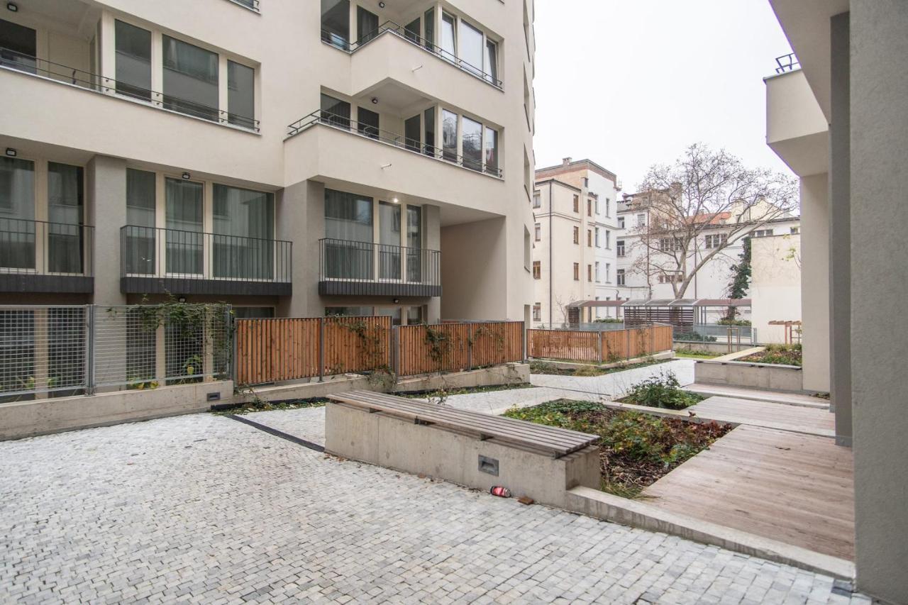 Apartment With Balcony Praag Buitenkant foto